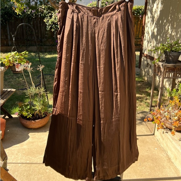 AE High-Waisted Baggy Wide-Leg Satin Trouser - Picture 5 of 6